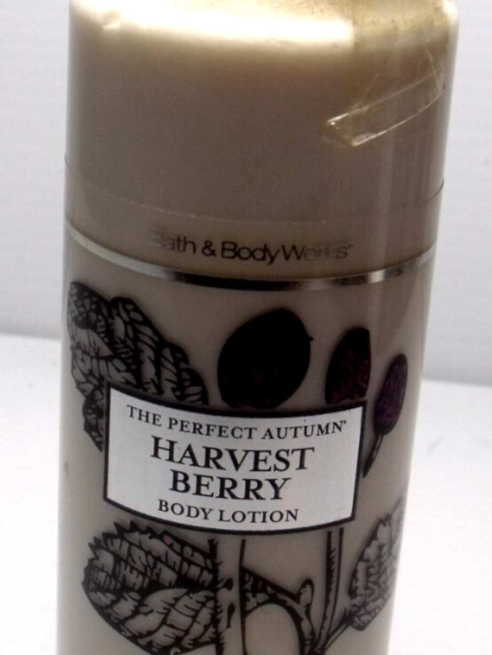 Bath & Body Works Women Harvest Berry Body Lotion 10 oz New